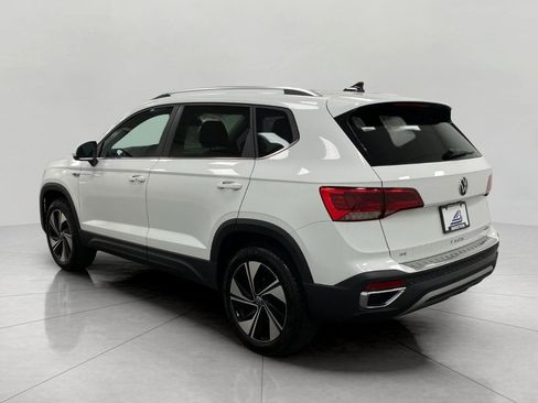 Used 2023 Volkswagen Taos SE w/ Panoramic Sunroof Package AWD/4WD image 7