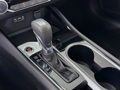 Used 2024 Nissan Altima 2.5 SV image 19