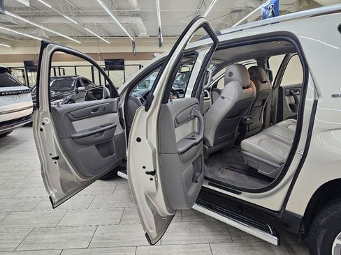 Used 2013 GMC Acadia SLT FWD image 16