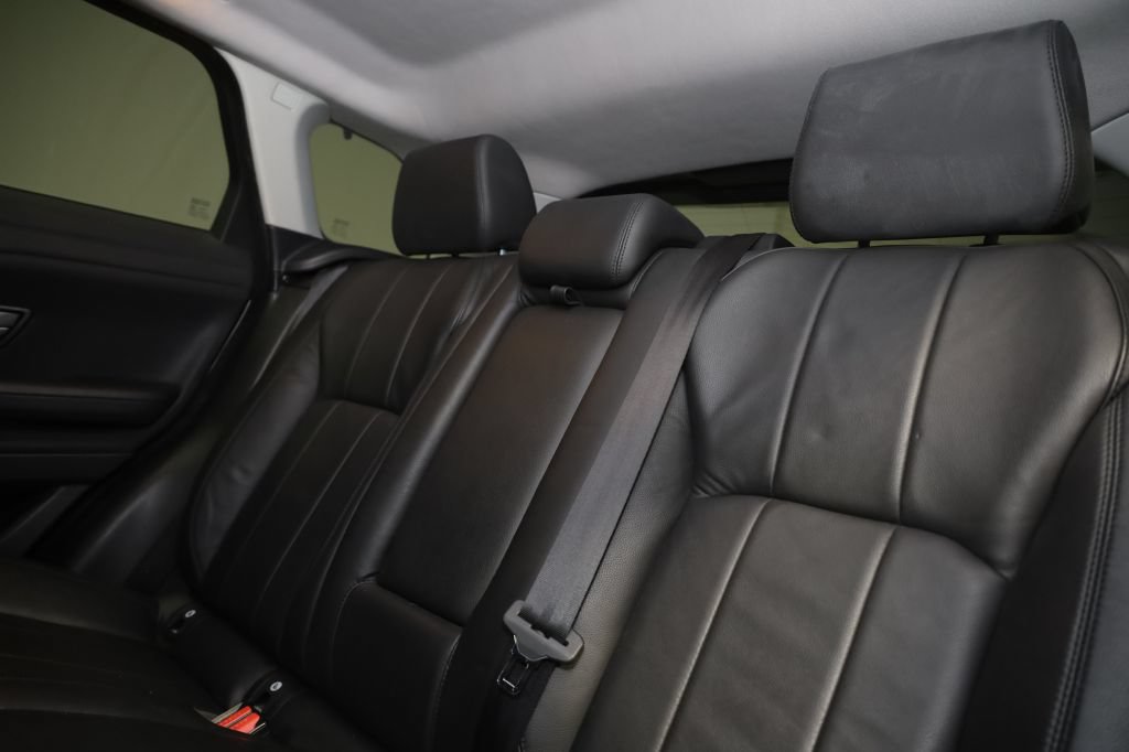 Used 2018 Land Rover Range Rover Evoque SE AWD/4WD image 22