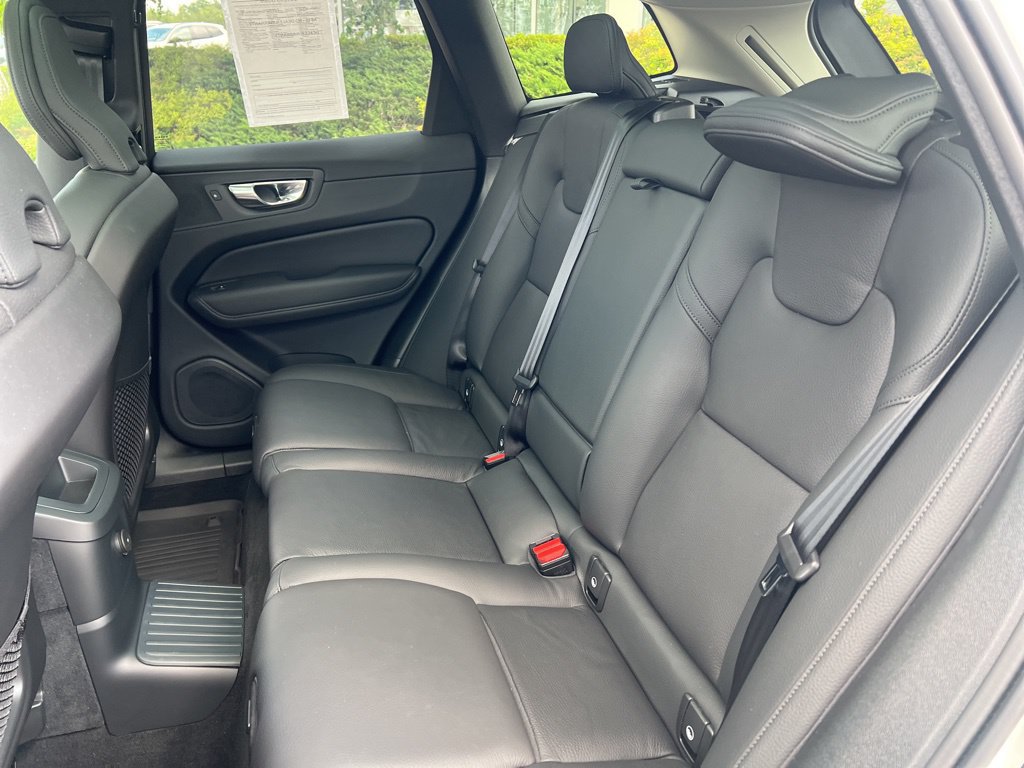 Certified 2025 Volvo XC60 T8 Plus w/ Protection Package Premier AWD/4WD image 27