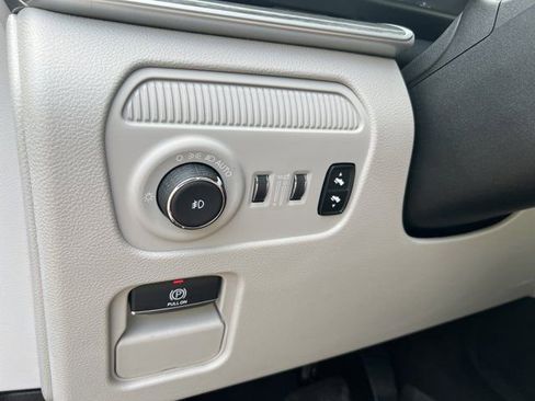 Used 2024 Jeep Wagoneer Series III w/ Premium Group I image 47