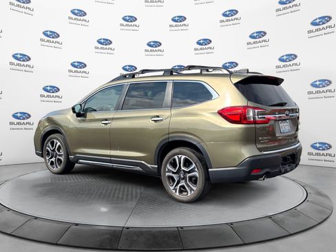 Used 2024 Subaru Ascent Touring AWD/4WD image 4