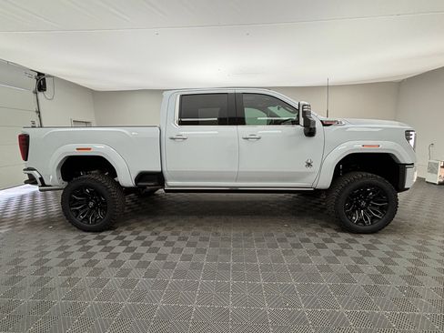 New 2026 GMC Sierra 2500 Denali w/ Denali Reserve Package AWD/4WD image 9