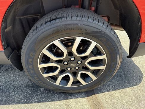 Used 2023 Ford Maverick Lariat FWD image 23