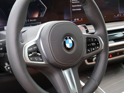 New 2026 BMW X5 xDrive40i w/ M Sport Package AWD/4WD image 19