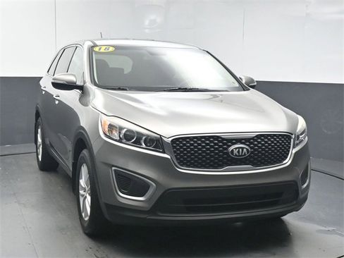 Used 2018 Kia Sorento L image 3