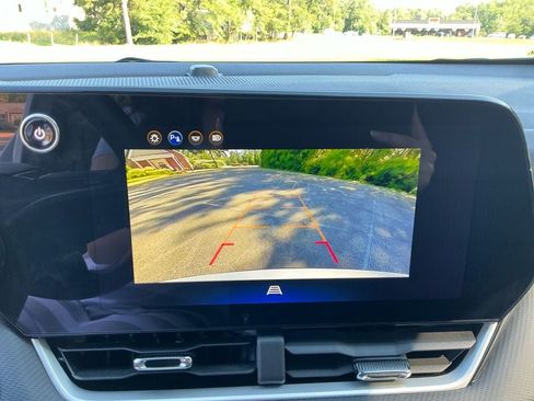 Used 2026 Chevrolet Equinox LT FWD image 18