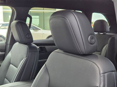 Used 2026 Buick Enclave Preferred FWD image 11