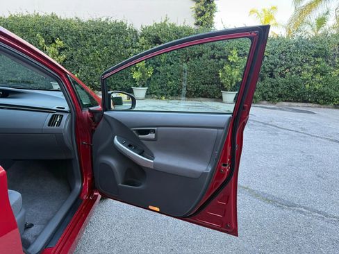 Used 2010 Toyota Prius Five FWD image 16