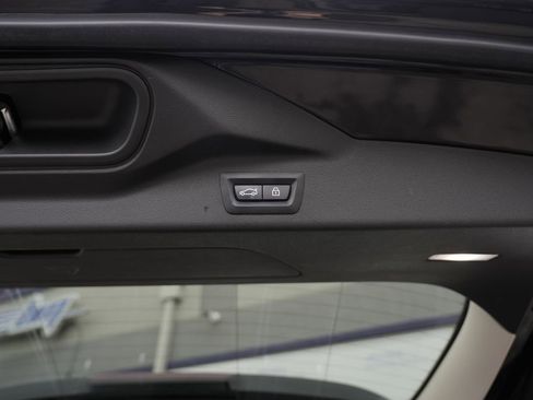 Used 2020 BMW X7 xDrive40i w/ Premium Package image 16