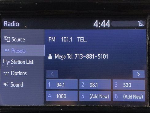 Used 2018 Toyota Camry SE image 25