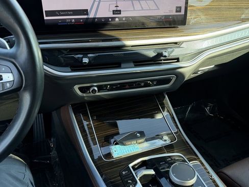 Used 2025 BMW X5 xDrive50e image 12