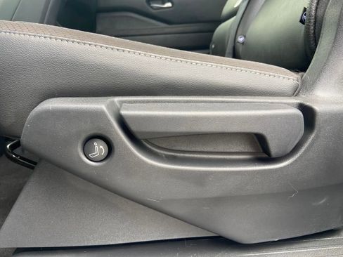 Used 2023 Nissan Pathfinder SL w/ Lighting Package (N92) image 30