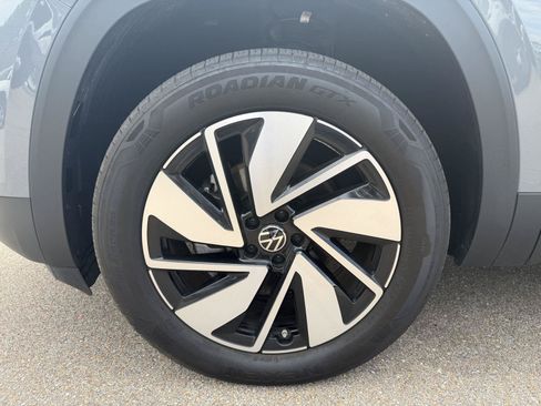 Used 2025 Volkswagen Atlas SE FWD image 25