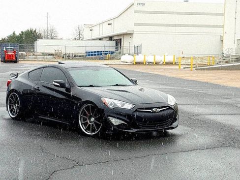 Used 2013 Hyundai Genesis 3.8 image 2