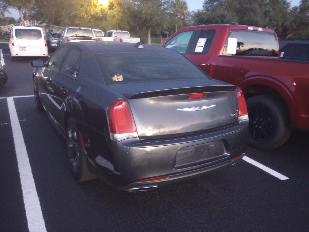 Used 2018 Chrysler 300 S w/ 300S Premium Group RWD image 3