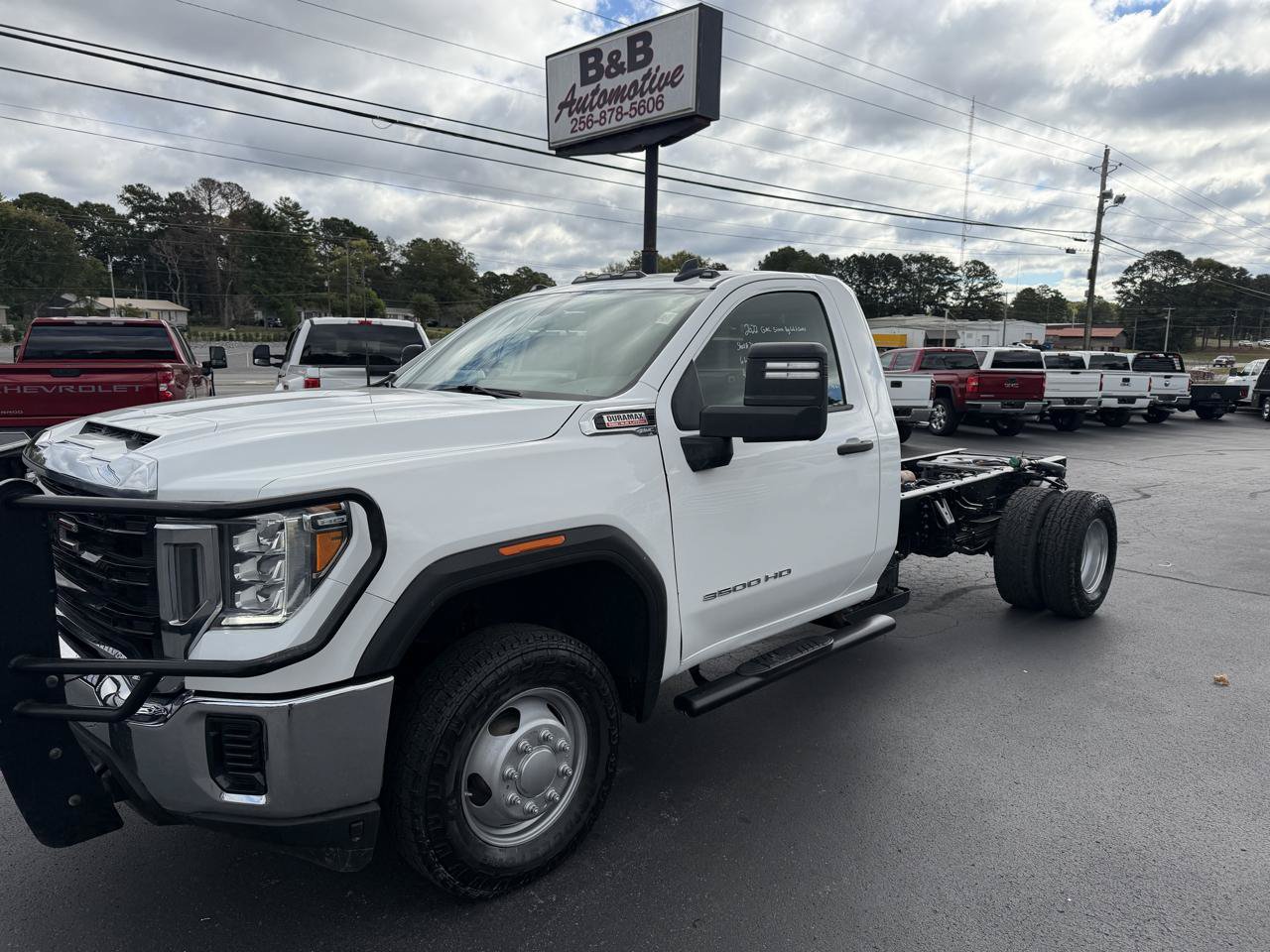 Used 2022 GMC Sierra 3500 Pro w/ Convenience Package AWD/4WD image 1
