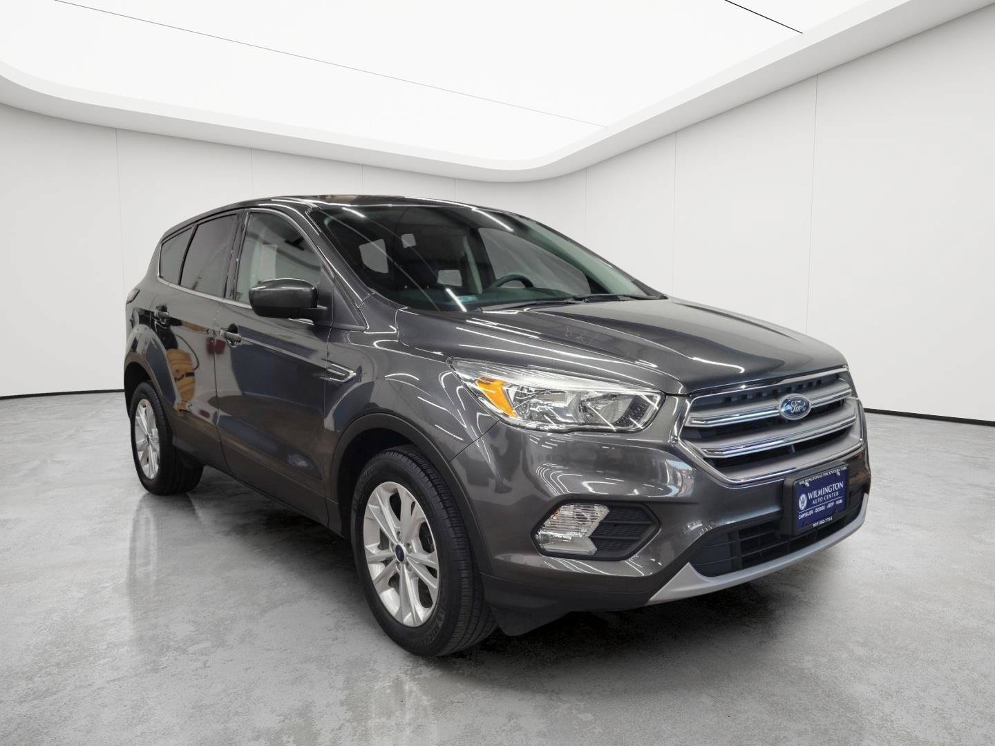Used 2017 Ford Escape SE FWD image 3