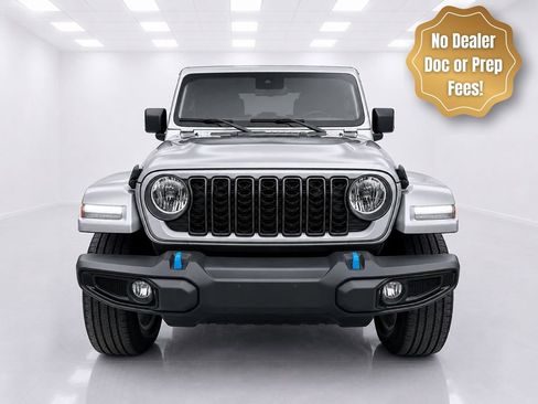 Used 2024 Jeep Wrangler Unlimited w/ Convenience Group AWD/4WD image 3