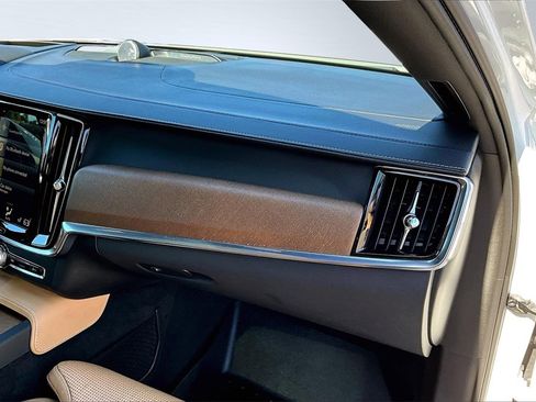 Used 2018 Volvo S90 T6 Inscription w/ Convenience Package image 17