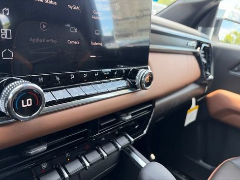 New 2026 GMC Canyon AT4 w/ Nightfall Edition AWD/4WD image 30