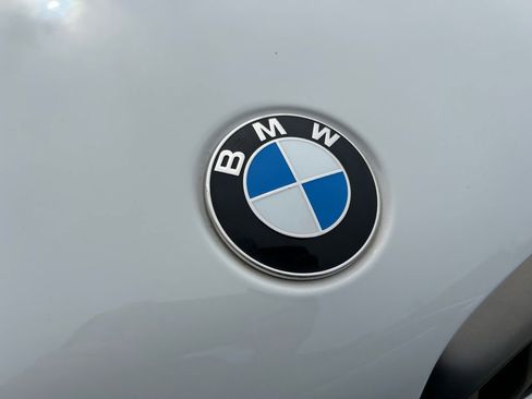 Used 2022 BMW X5 M50i w/ Premium Package image 32