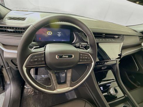 New 2026 Jeep Grand Cherokee Limited AWD/4WD image 6