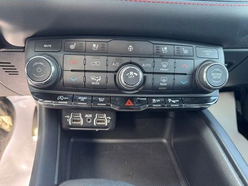 Used 2024 Dodge Durango GT AWD/4WD image 16