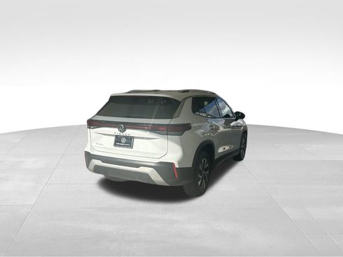 Used 2025 Volkswagen Tiguan S image 5