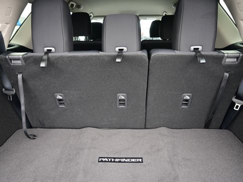 New 2026 Nissan Pathfinder SV image 13