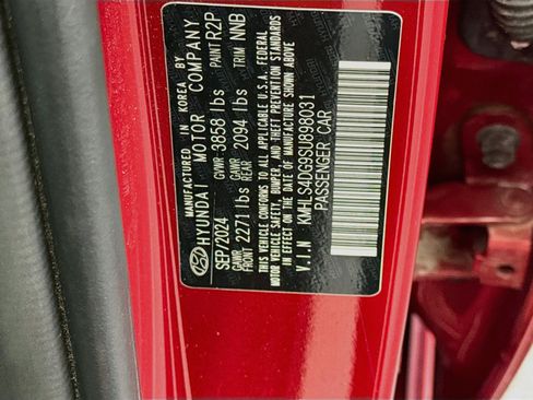 Used 2025 Hyundai Elantra SEL FWD image 12