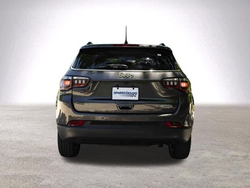 Used 2020 Jeep Compass Latitude FWD image 8