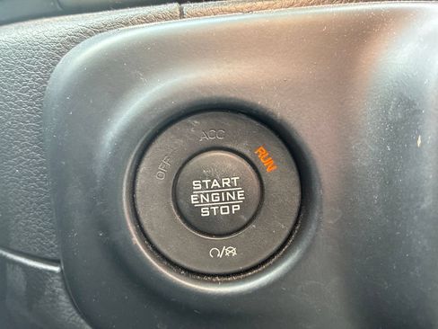 Used 2022 Jeep Wrangler Unlimited Sahara w/ LED Lighting Group AWD/4WD image 26