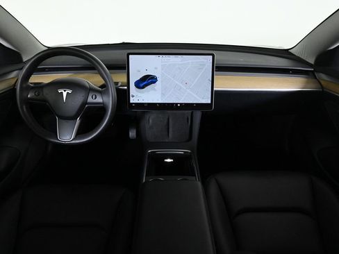Used 2023 Tesla Model 3 Standard Range image 9