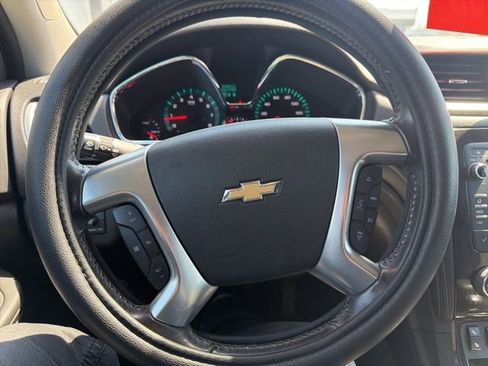 Used 2017 Chevrolet Traverse LT w/ Style and Technology Package image 13