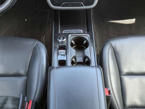 Used 2022 Lincoln Corsair FWD w/ Equipment Group 101A image 6