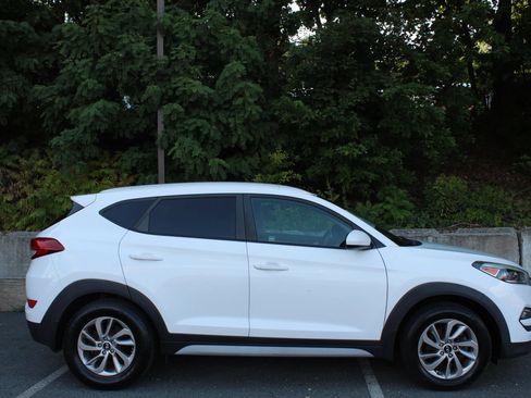 Used 2017 Hyundai Tucson SE w/ SE Popular Package 02 AWD/4WD image 5