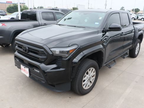Used 2025 Toyota Tacoma SR5 AWD/4WD image 6