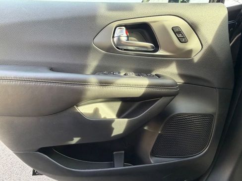 New 2026 Chrysler Pacifica Select w/ S Appearance Package image 24