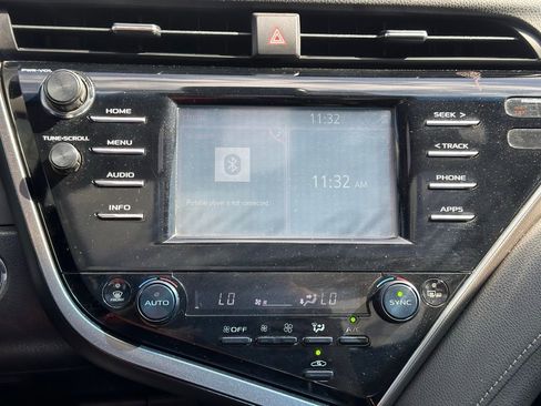 Used 2018 Toyota Camry XSE image 30