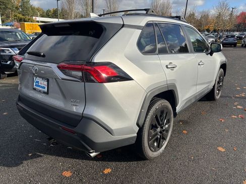 Used 2023 Toyota RAV4 XLE Premium image 5