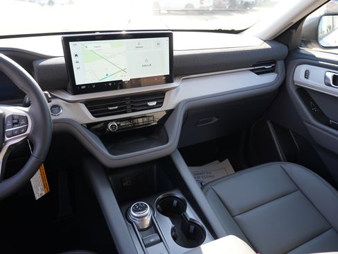 New 2026 Ford Explorer Active w/ Active Comfort Package image 20