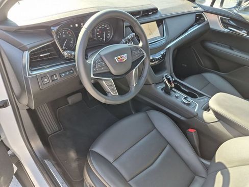 Used 2026 Cadillac XT5 Premium Luxury w/ Driver Assist Package AWD/4WD image 2