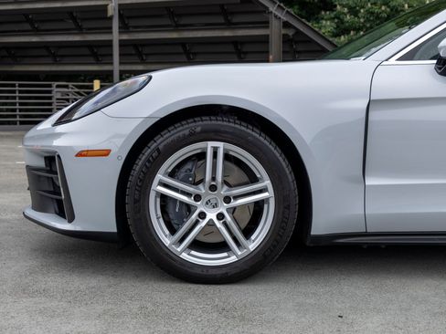 Certified 2025 Porsche Panamera image 13