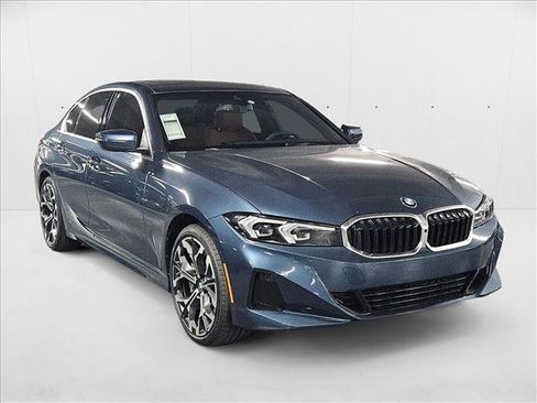 Used 2025 BMW 330i Sedan w/ Premium Package image 7