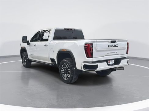 Used 2024 GMC Sierra 2500 Denali Ultimate image 5
