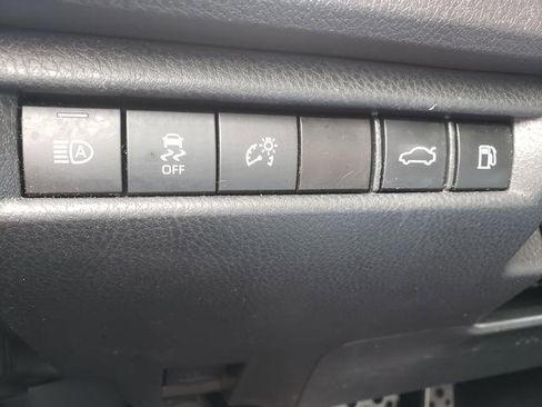 Used 2025 Toyota Camry SE image 18