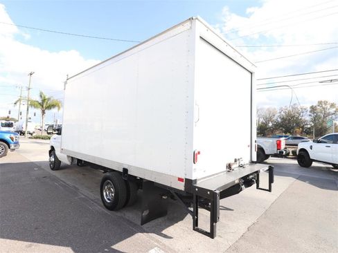 Certified 2024 Ford E-450 and Econoline 450 Super Duty w/ Power Windows & Locks Group image 15