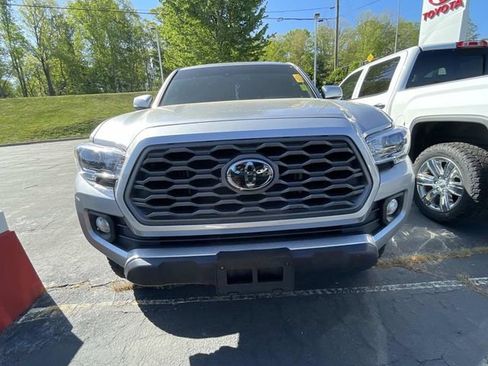 Used 2023 Toyota Tacoma TRD Off-Road AWD/4WD image 7